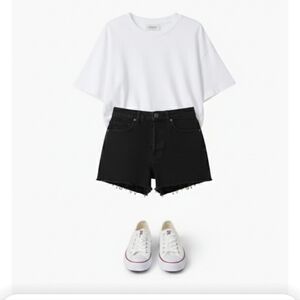 Everlane  cheeky    black  shorts size 24